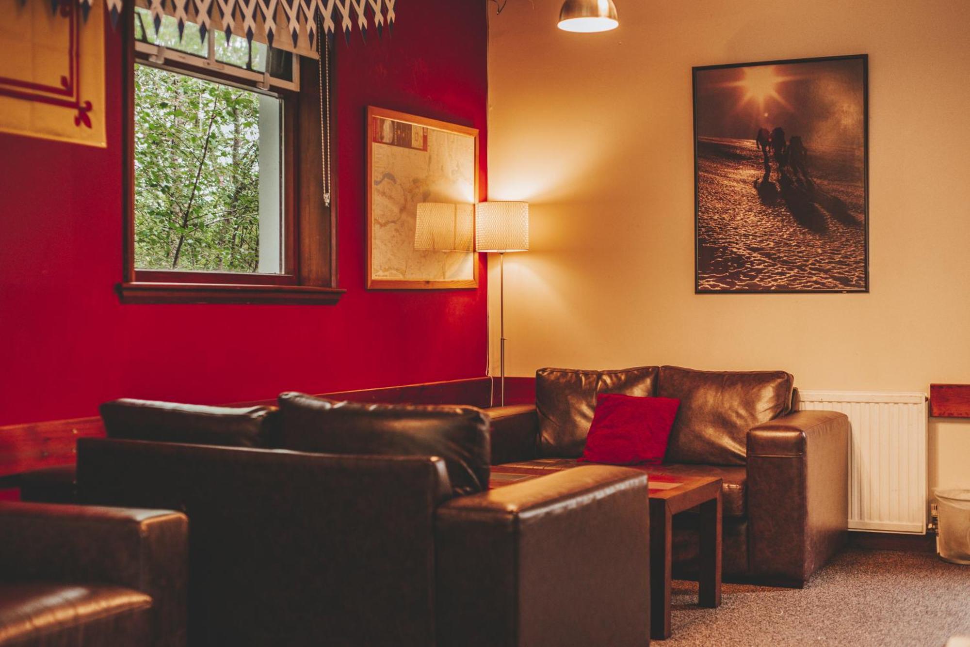 Crianlarich Youth Hostel エクステリア 写真