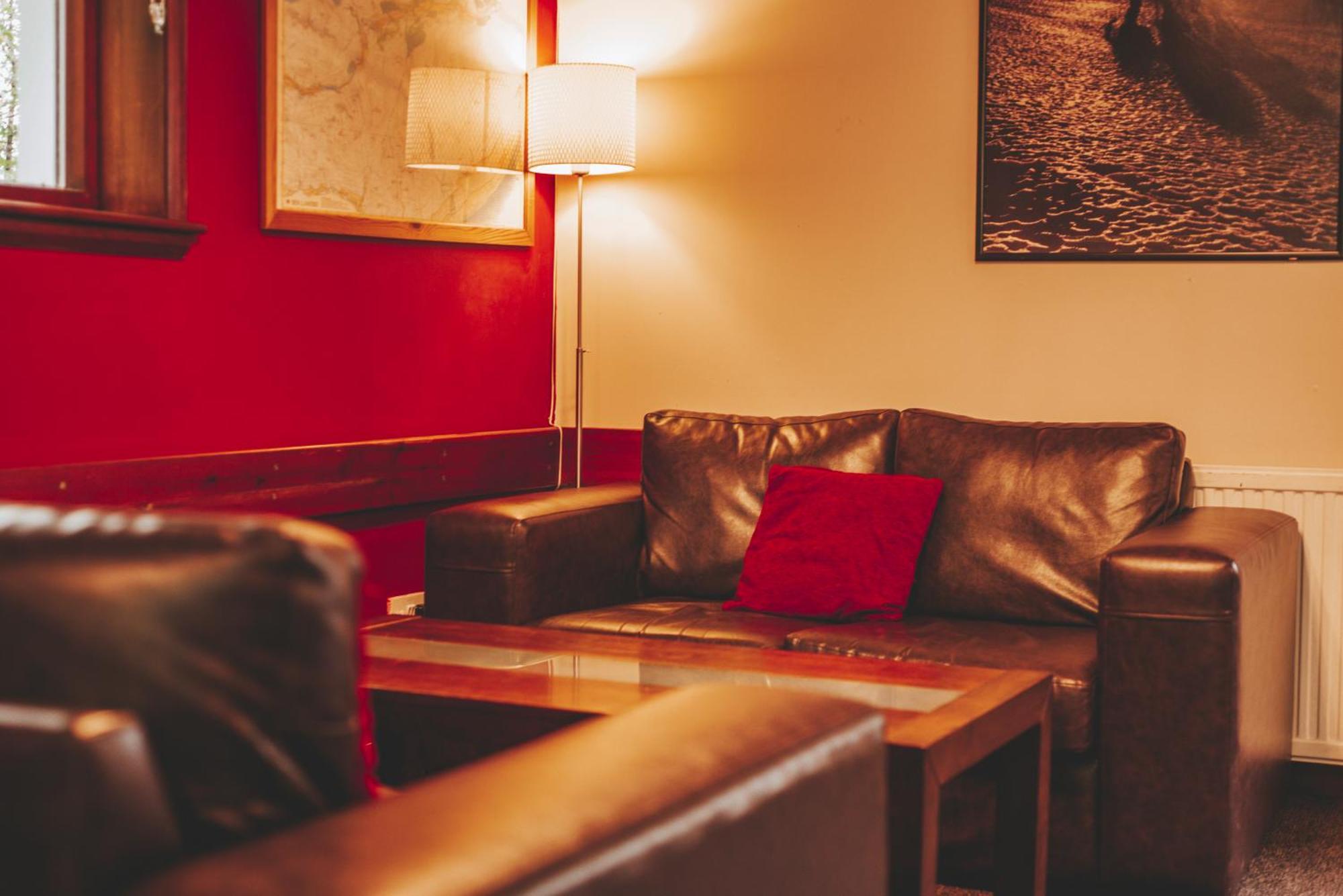 Crianlarich Youth Hostel エクステリア 写真
