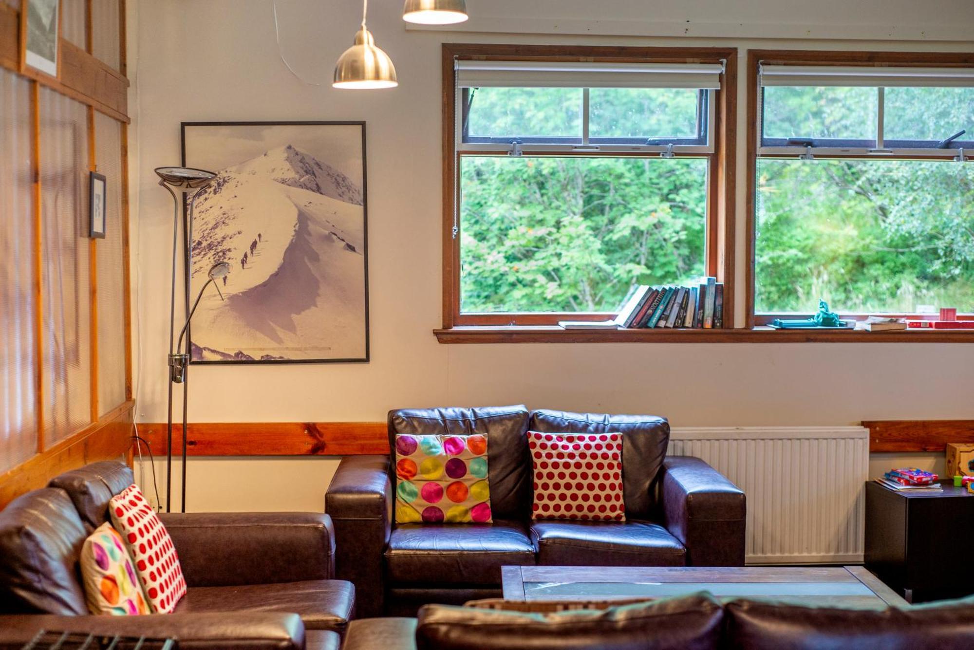 Crianlarich Youth Hostel エクステリア 写真