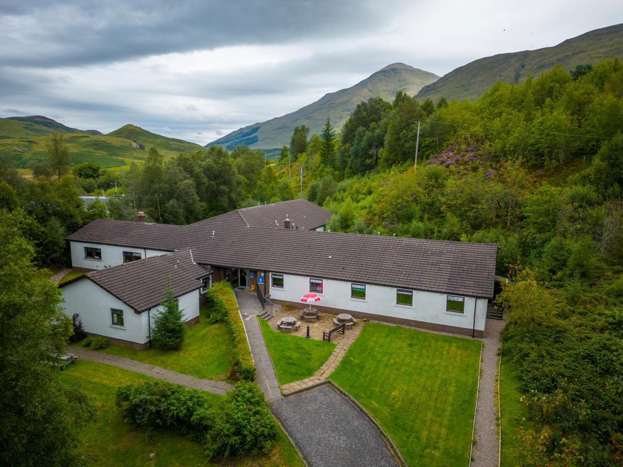 Crianlarich Youth Hostel エクステリア 写真