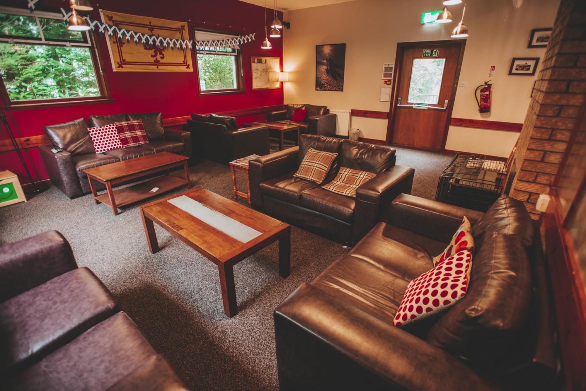 Crianlarich Youth Hostel エクステリア 写真