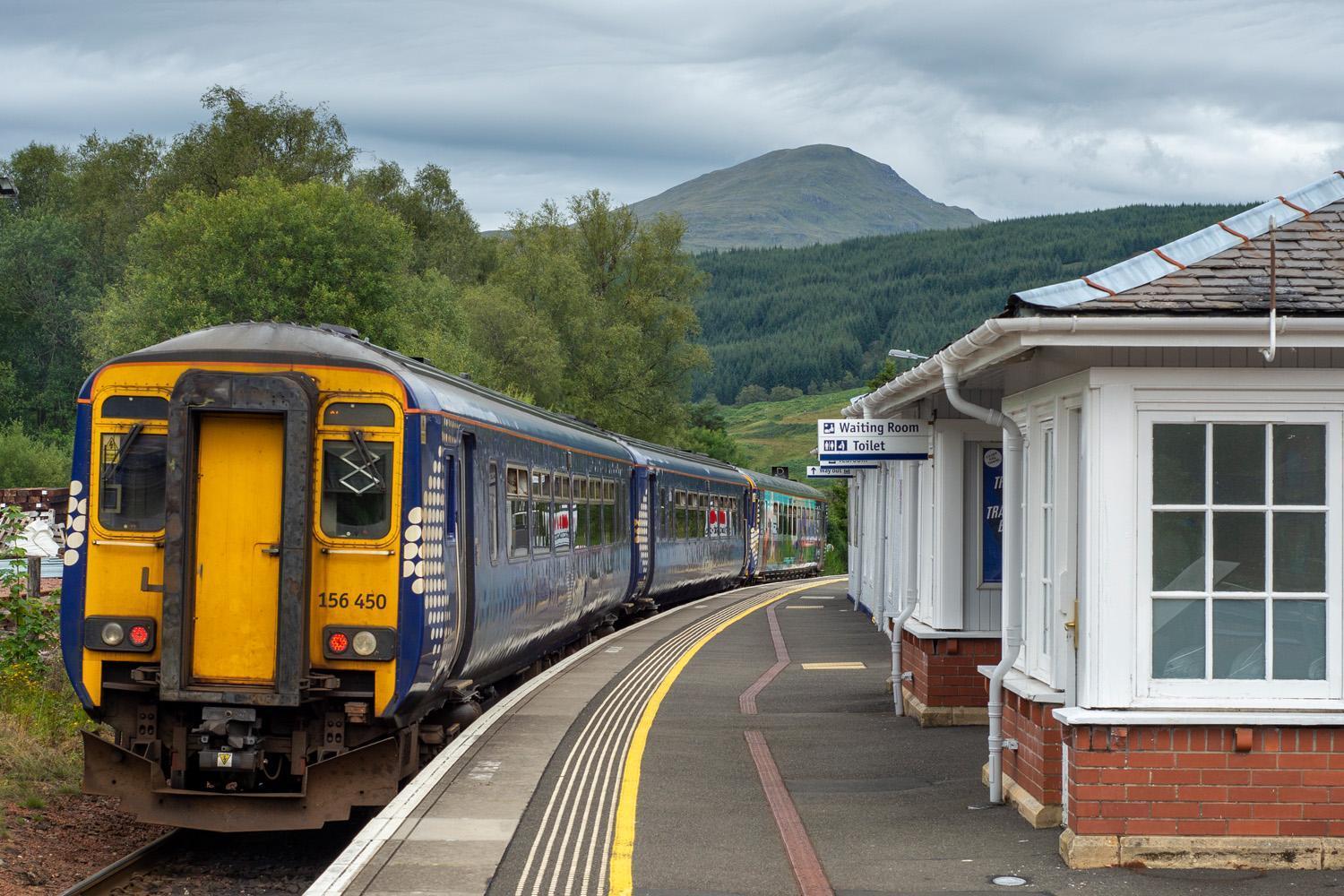 Crianlarich Youth Hostel エクステリア 写真